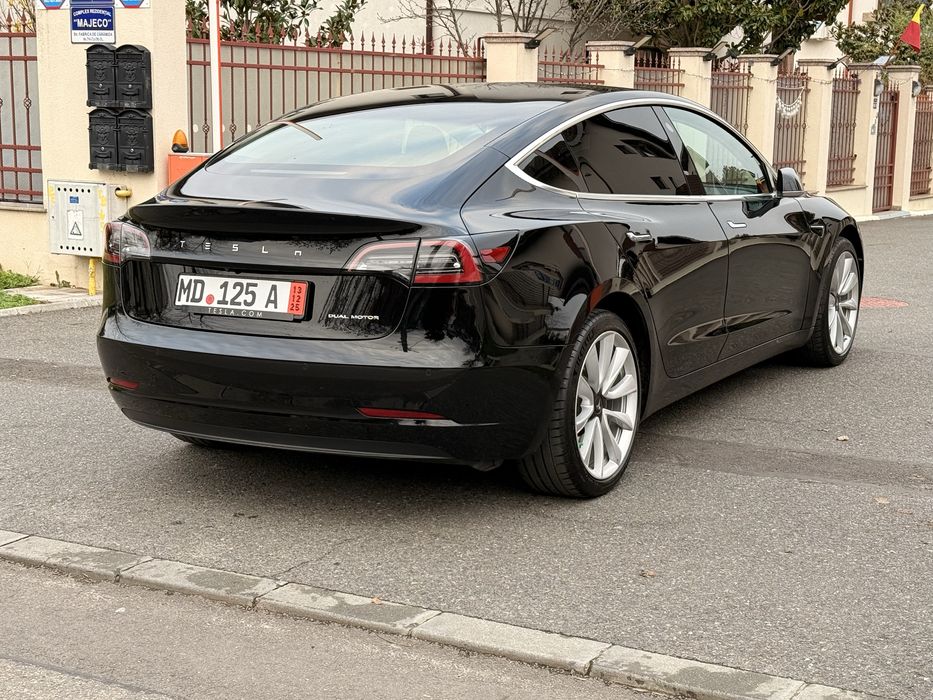 Tesla Model 3 - Dual Motor - 2019 pilot avansat platit.