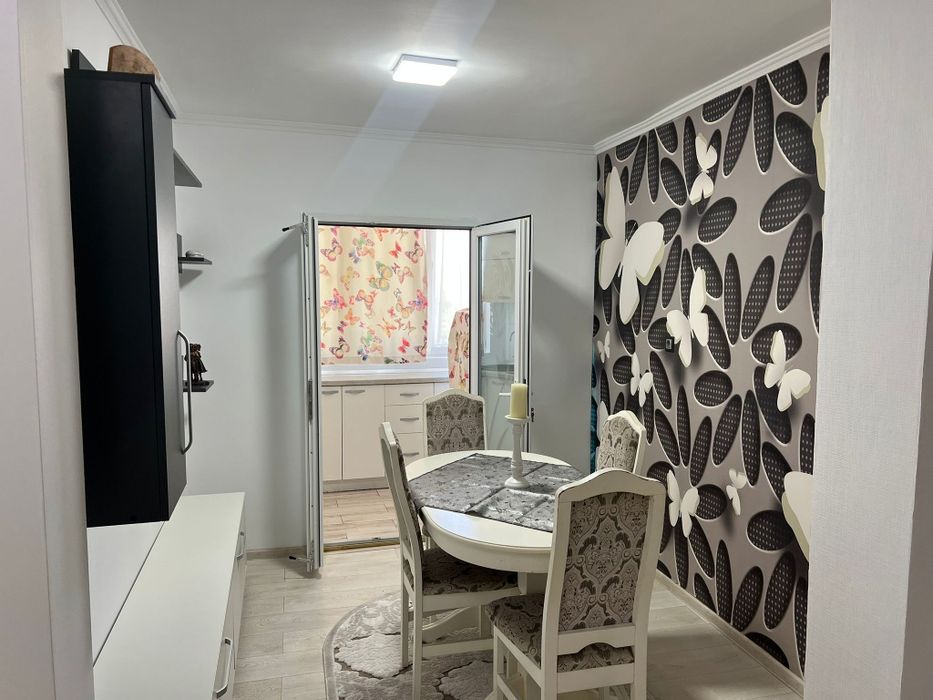 Închiriez apartament