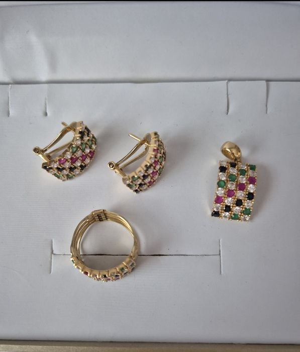 Set din aur 18k cu pietre pretioase