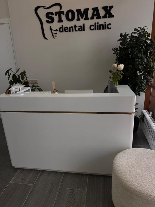 Продам стол-ресепшен