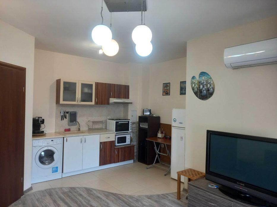 Дава се под наем Двустаен апартамент в Бургас, Лазур - 56 кв.м за 459 € - Снимка #6