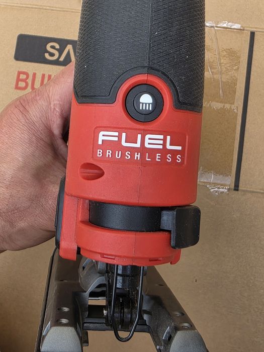 Fierăstrău pendular Milwaukee M12 FJS / original, nou