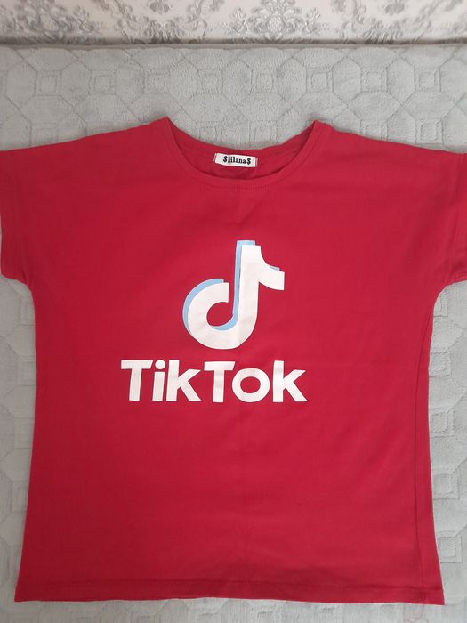Продам подрастковые вещи