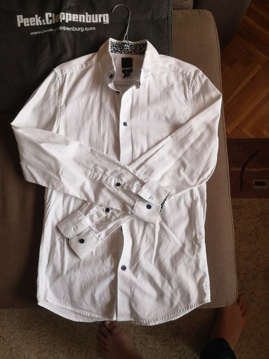 Две мъжки ризи (бяла и бежова)