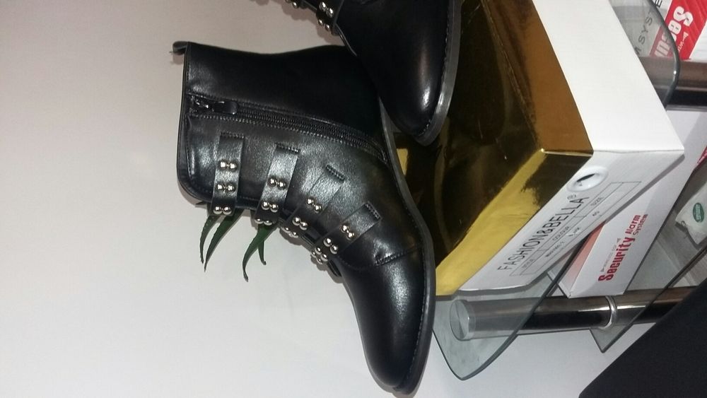 Дамски боти