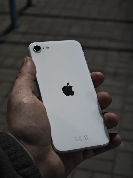 Обменяю iphone se 2020
