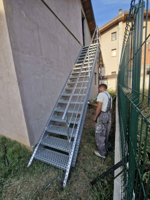 Scari metalice zincate