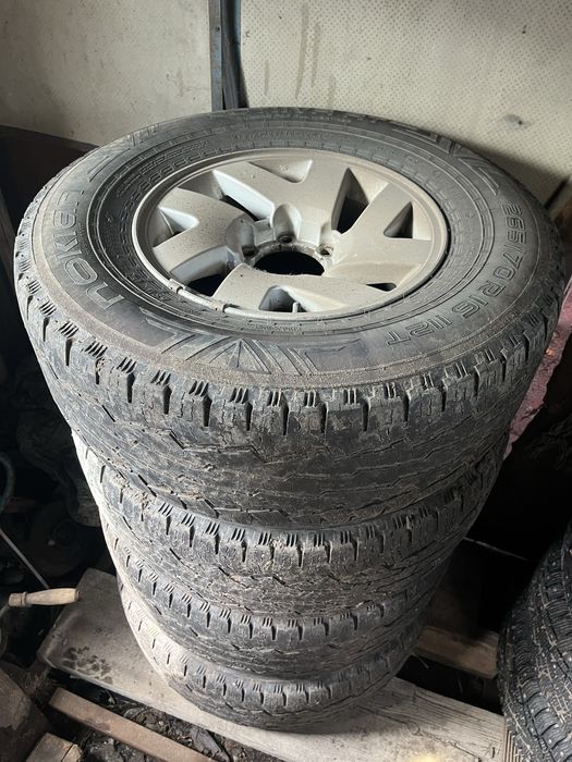 Диски шины R16 титанки 265/70/16.