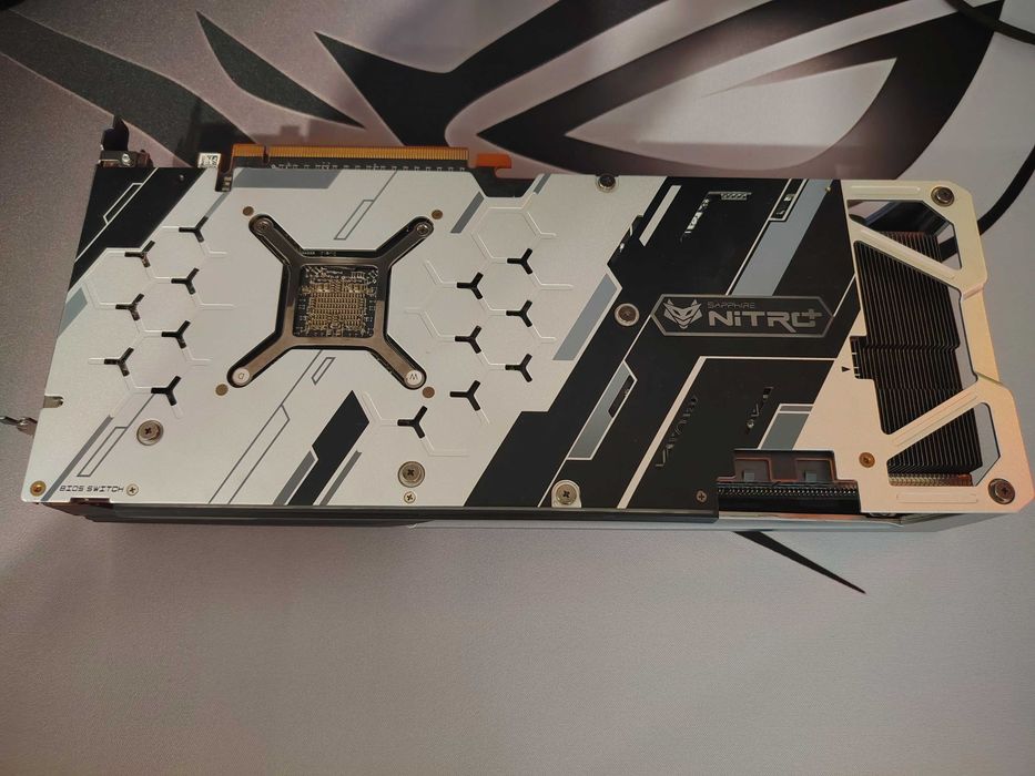 SAPPHIRE 5700XT Nitro+ Special Edition 8GB