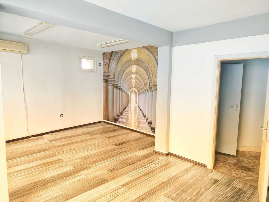 Дава се под наем Офис в Асеновград - 30 кв.м за 255 € - Снимка #1