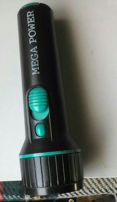 Продавам прожектор нов