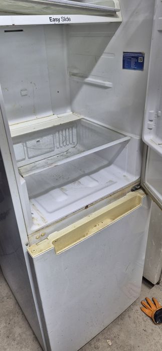 Ящик полка дверь холодильник