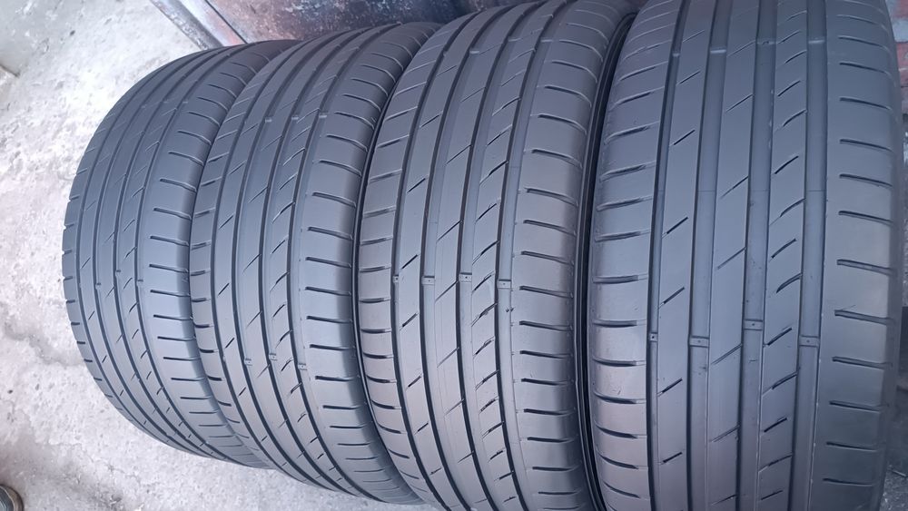 225/50/17 Kumho .