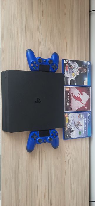 Sony PlayStation 4 Slim 500 Gb черный + геймпад