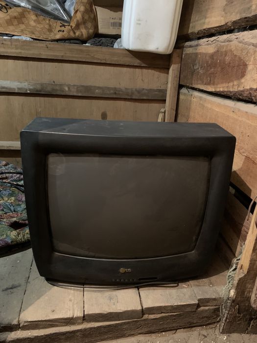 Продам телевизор LG