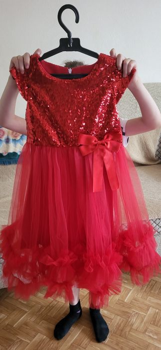 Продам платье девочковое нарядное
