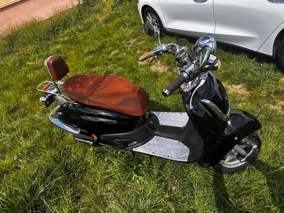 Scuter Retro/Cruiser Olanda – Stare Excelentă, Doar 8400 km!