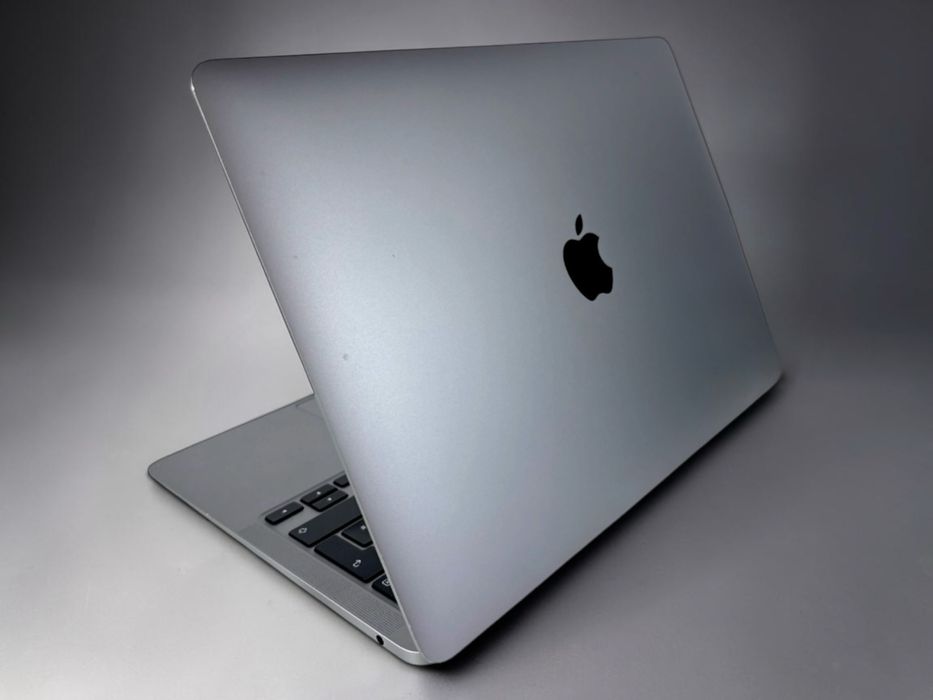 Apple MacBook Air 13 inch M1 8RAM 256GB Space Gray Отличен! Гаранция!