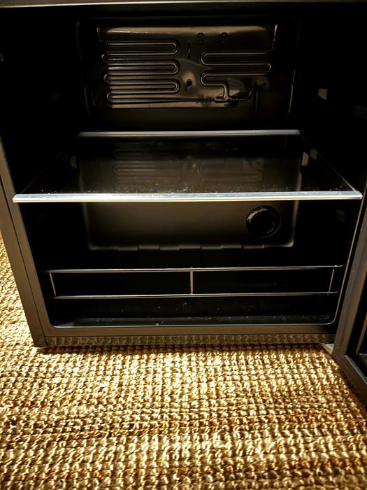 Мини хладилник/минибар NEO