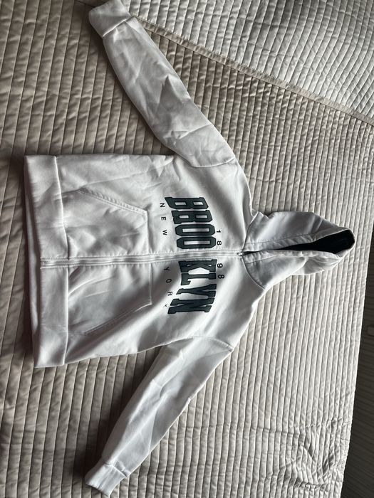 Бял суитшърт SHEIN