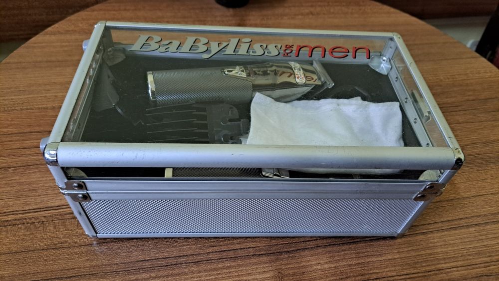 Vând mașini de tuns Babyliss