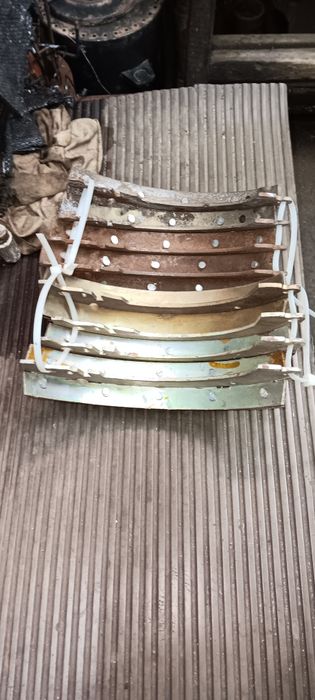 Продавам челюсти