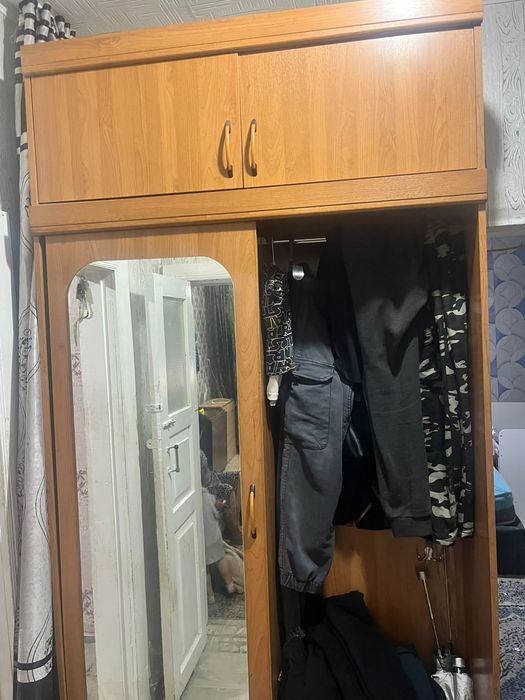 Продам прихожку шкаф