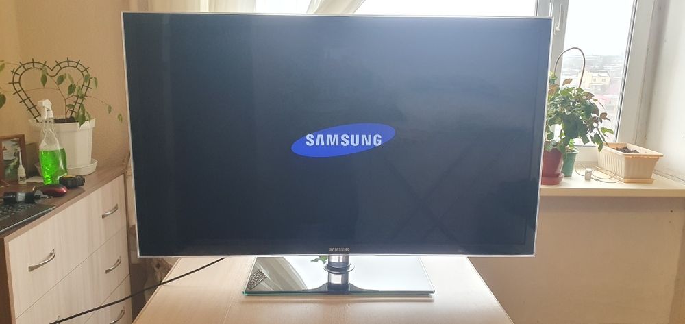 Продам телевизор Samsung 45 диагональ