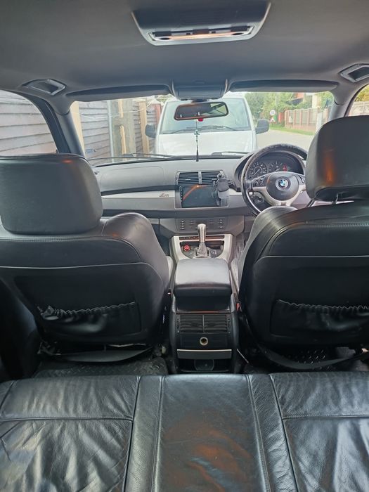 Vând bmw x5 3.0 volan pe dreapta