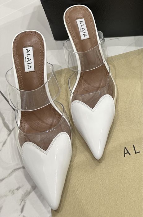 Високи обувки Alaia