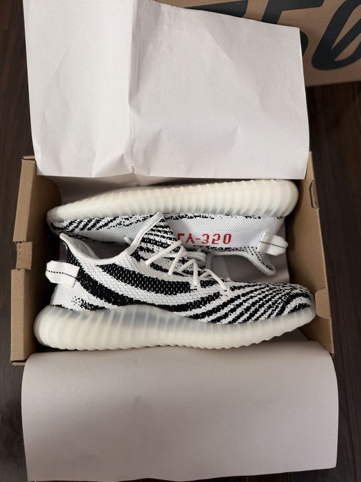 Yeezy 350 V2 zebra