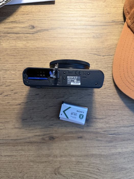 Sony DSC-RX100 Cybershot - aparat foto 20.2MP