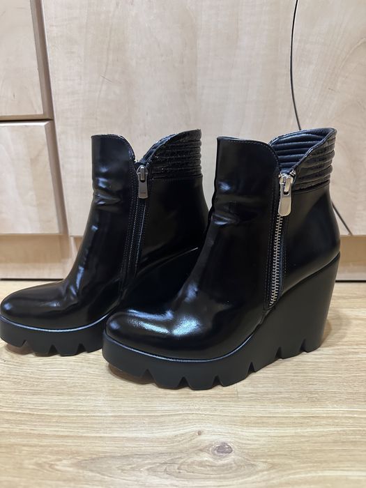 Botine din piele naturala, marime 36, purtate o data