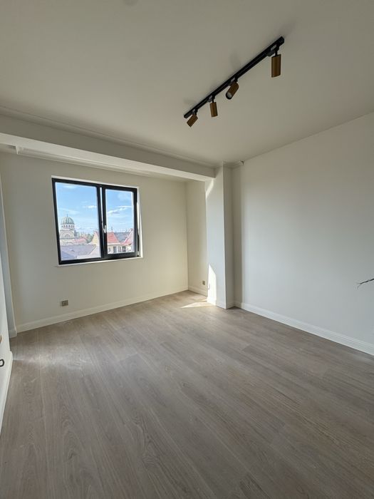 Apartament 2 camere / Central / Loc de Parcare / Bloc nou