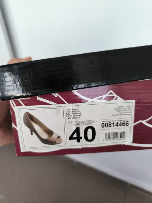 Туфли и шлепанцы на каблуке