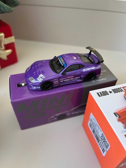 Mini GT Kaido House BMW M3 E30, Toyota Supra Top Secret