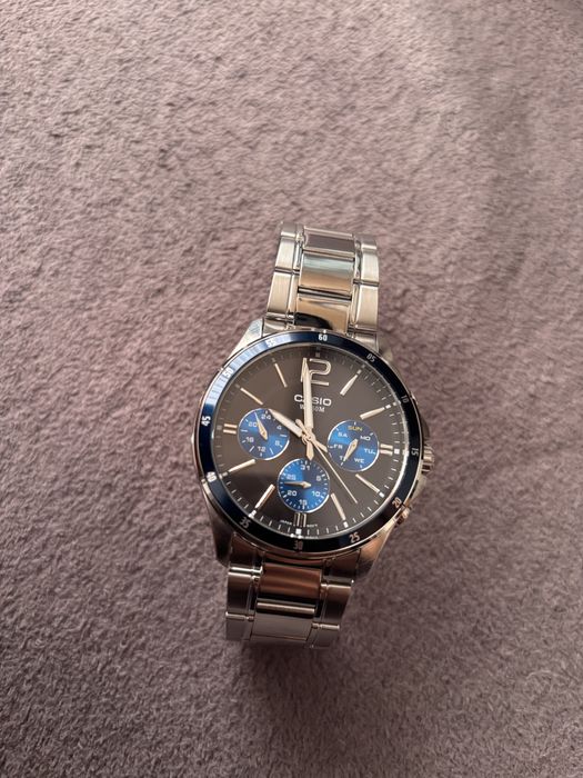 Часовник на casio.