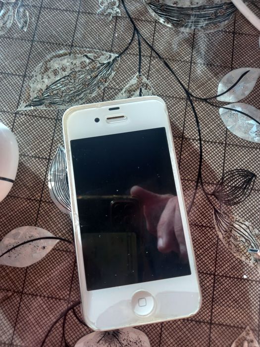 IPhone 4s в отличном состоянии