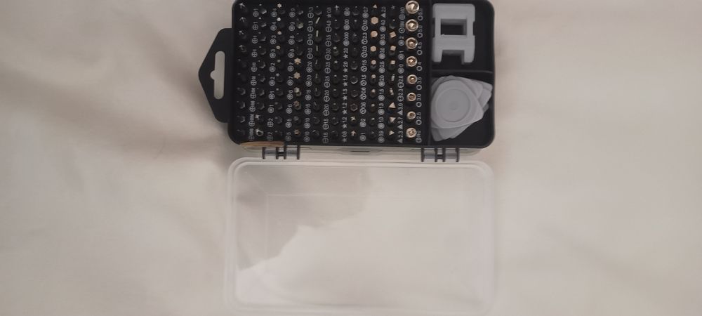 Trusa nouă cu 80 piese utilă în gospodărie cât și i atelier.