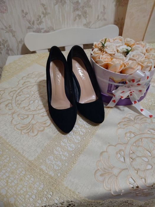 Vând încălțăminte unele noi altele purtate de maxim doua ori