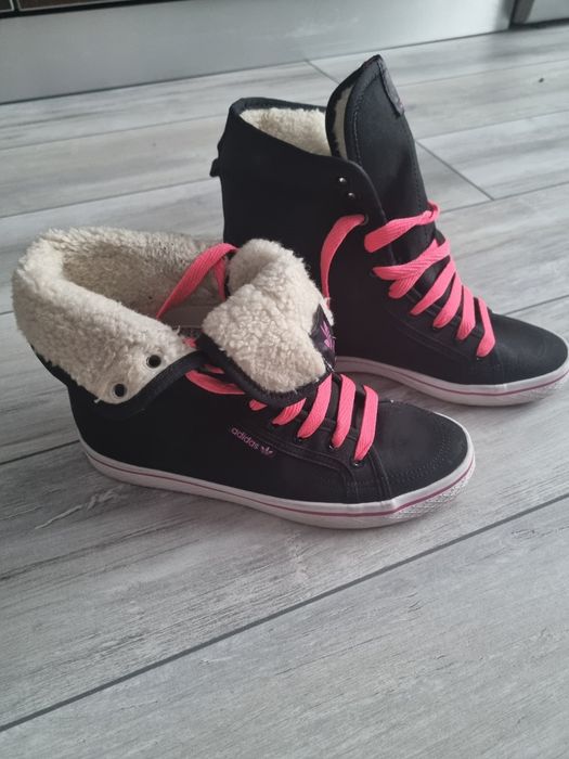 Vand bascheți Adidas