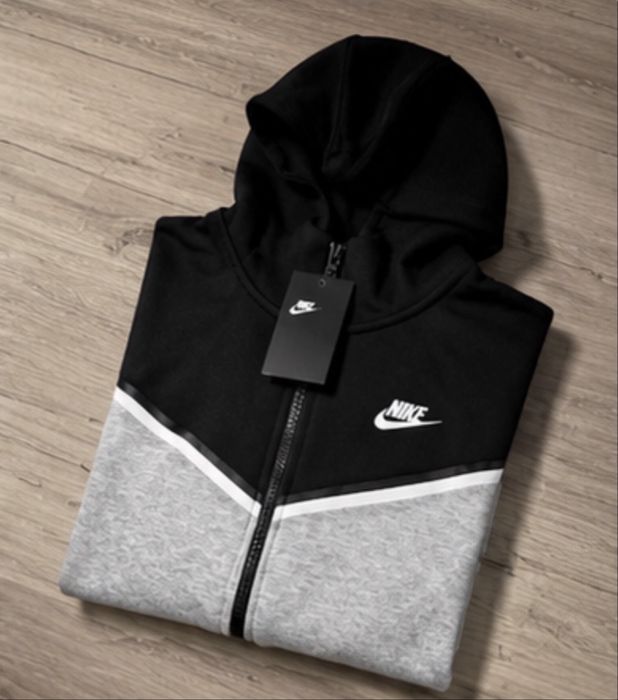 Срочно продам Nike Tech Fleece Серая