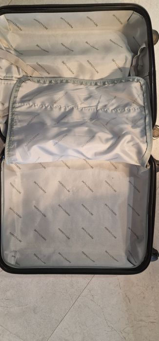 Куфар с колелца-ръчен багаж