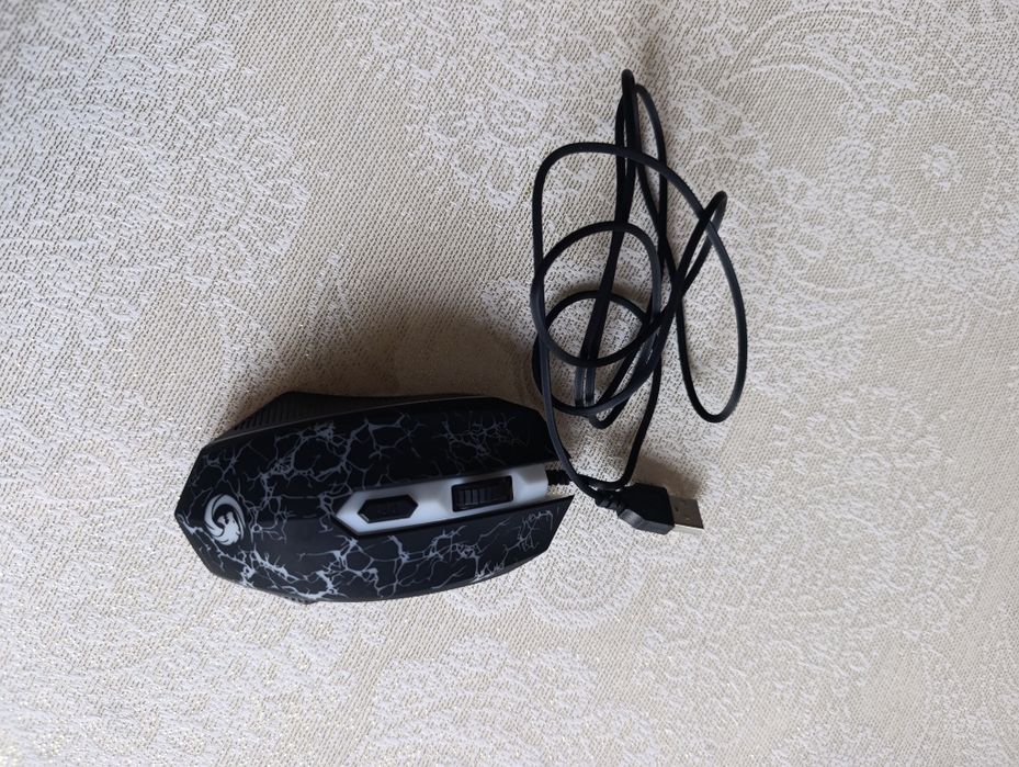 Продам мышку игровую