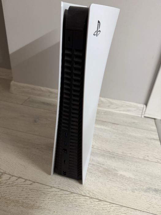 Playstation 5 Standard Edition + 2 Джойстика + EAFC25