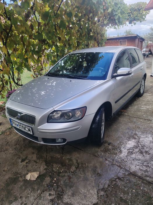 Vând Volvo V50 1.6 diesel anul 2007,proprietar, preț 1800 negociabil. Ploiești, 0726726819