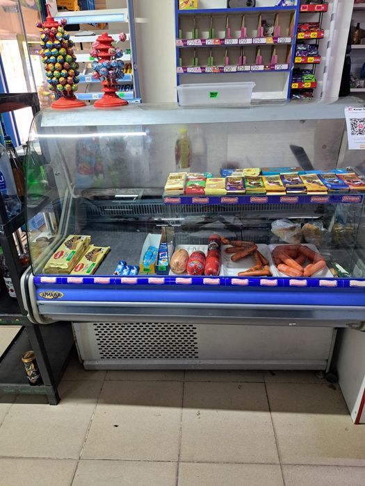Продается Витриный холодильник