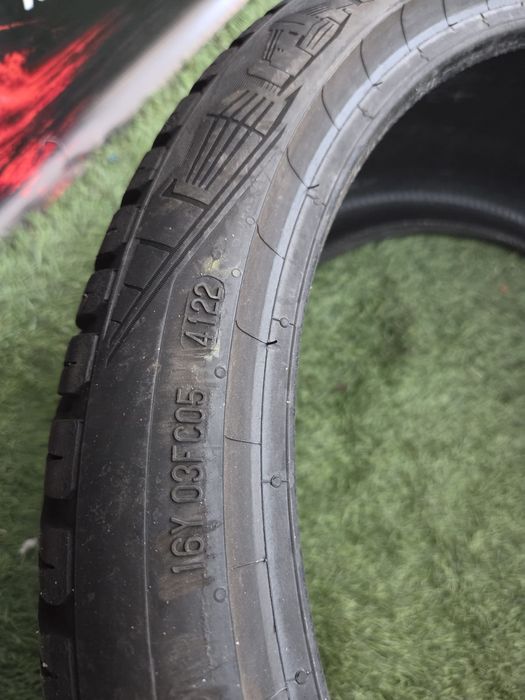 245 35 R19 Continental all season