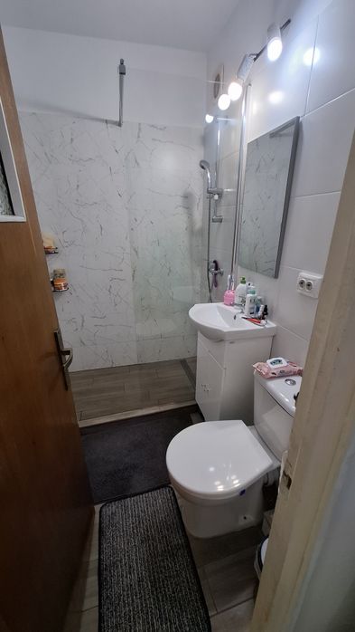 Caut colegă de apartament