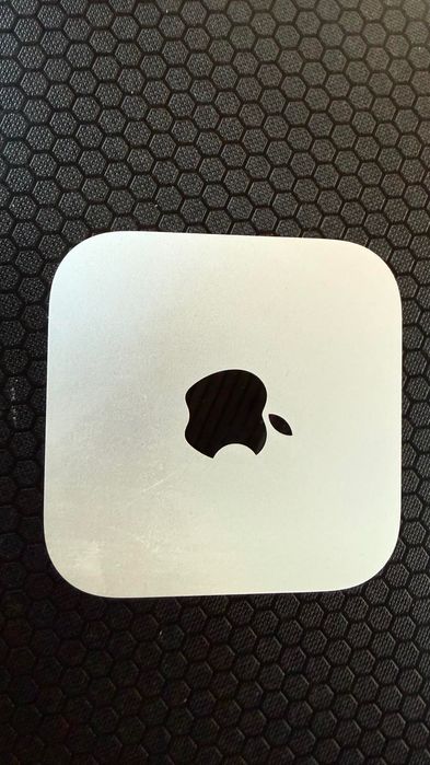 Mac mini (2024) M4 | 16GB/256GB | Отлично състояние